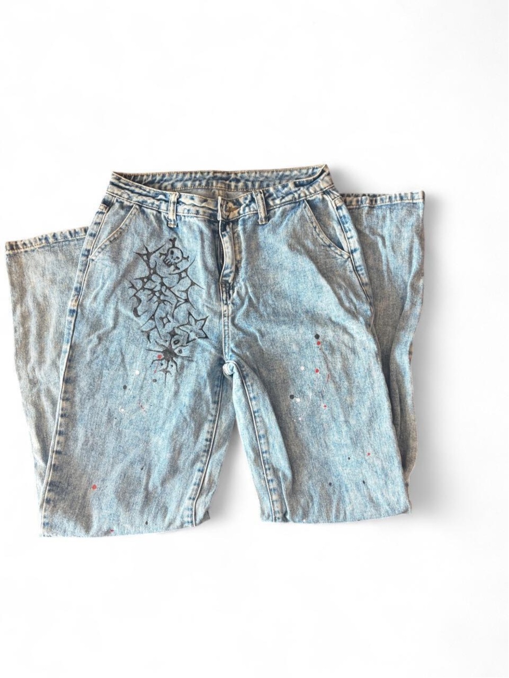 SHEIN Light Blue Boyfriend Jeans with Black Floral Graphic